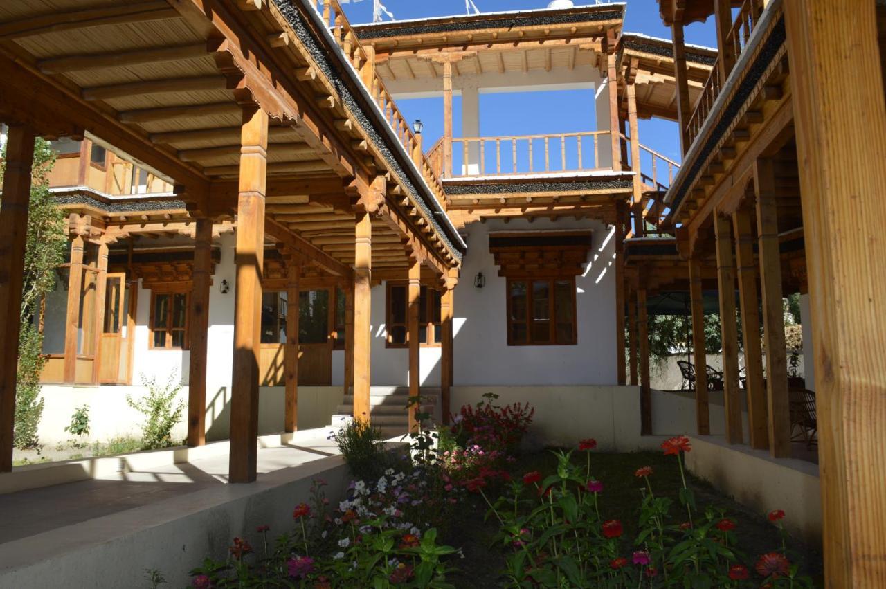 Lha-Ri-Sa Resort Λεχ Εξωτερικό φωτογραφία