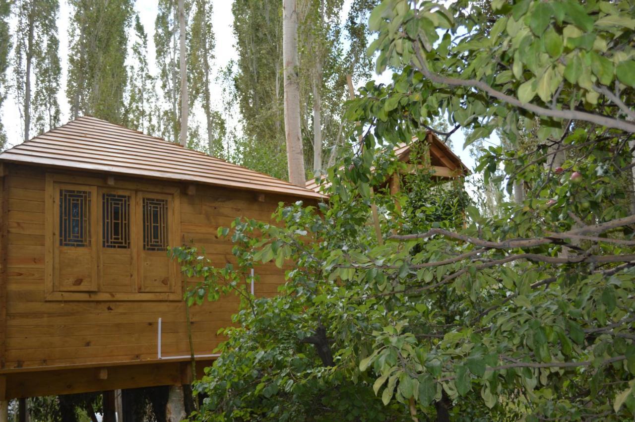 Lha-Ri-Sa Resort Λεχ Εξωτερικό φωτογραφία